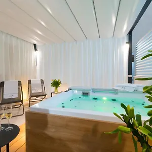  Apartment Dc Domus Charme Spa